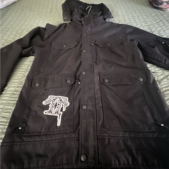 Technine Jacket - Picture 2 of 16